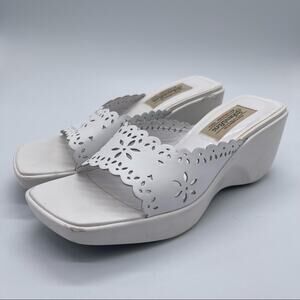 St. John’s Bay. Cutout Leather Wedge Sandals. Y2K. Size 7.5. Like new condition!